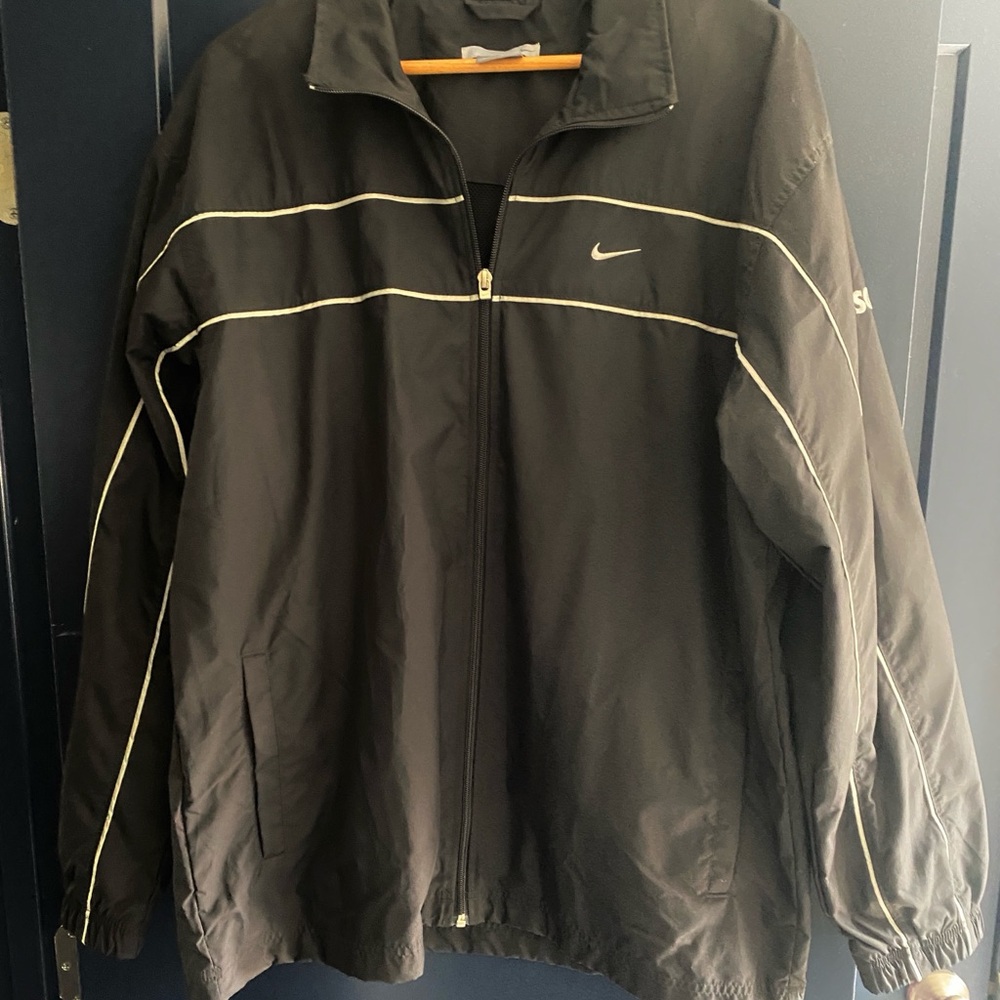 Nike Men's Black Windbreaker Jacket